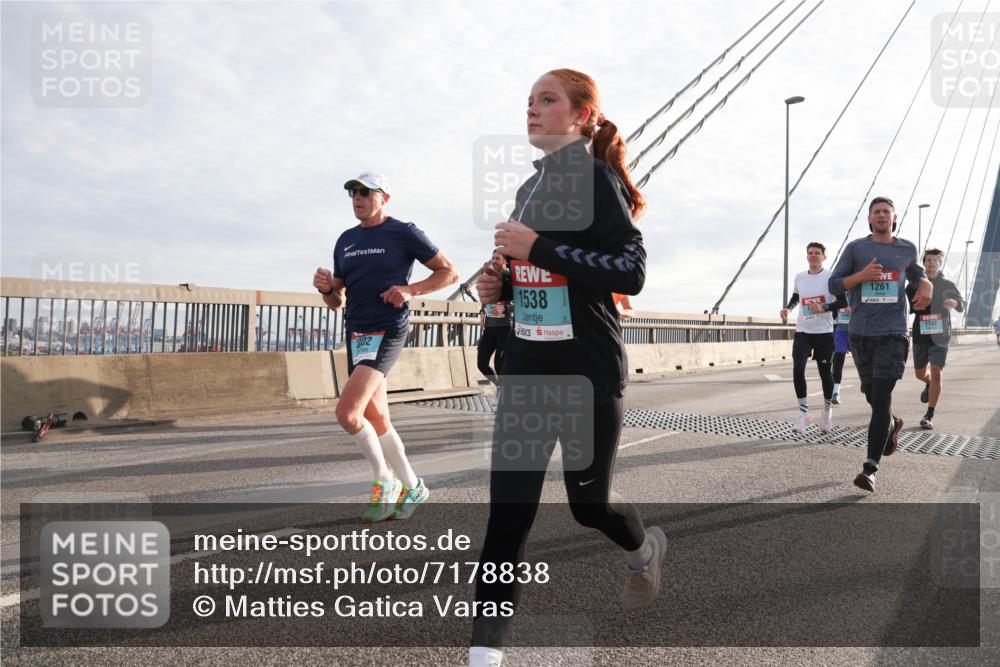 03.10.2024 - Köhlbrandbrückenlauf Matties Gatica Varas http://msf.ph/oto/7178838 03.10.2024 09:23:57 Position 2 02, 1538, 1261, 1102 meine-sportfotos.de