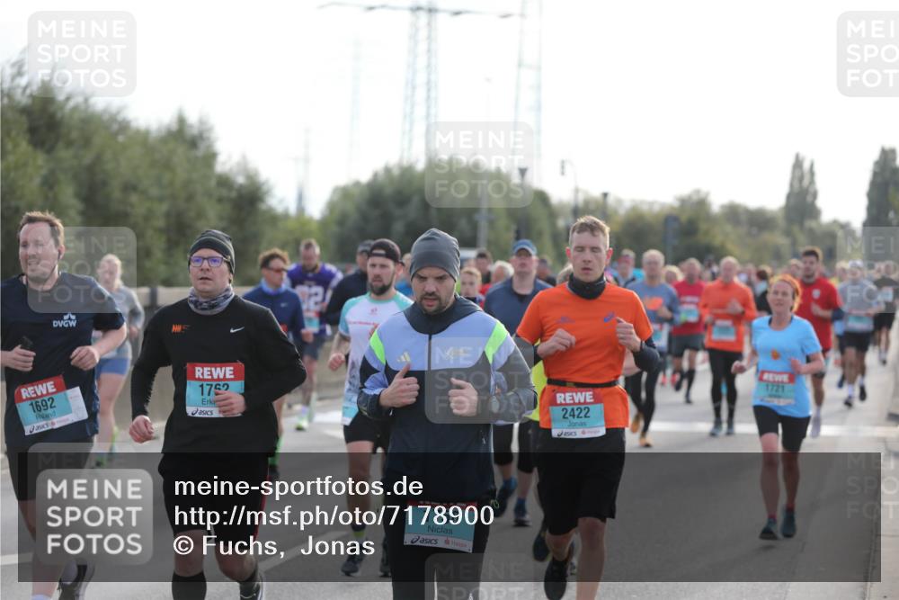 03.10.2024 - Köhlbrandbrückenlauf Fuchs,  Jonas http://msf.ph/oto/7178900 03.10.2024 09:15:19 Position 3 1692, 1752, 1750, 2422, 1721 meine-sportfotos.de