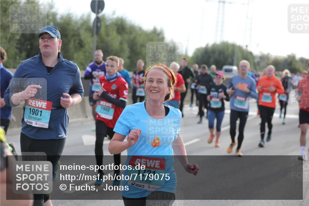 03.10.2024 - Köhlbrandbrückenlauf Fuchs,  Jonas http://msf.ph/oto/7179075 03.10.2024 09:15:23 Position 3 1901, 1908, 1721 meine-sportfotos.de