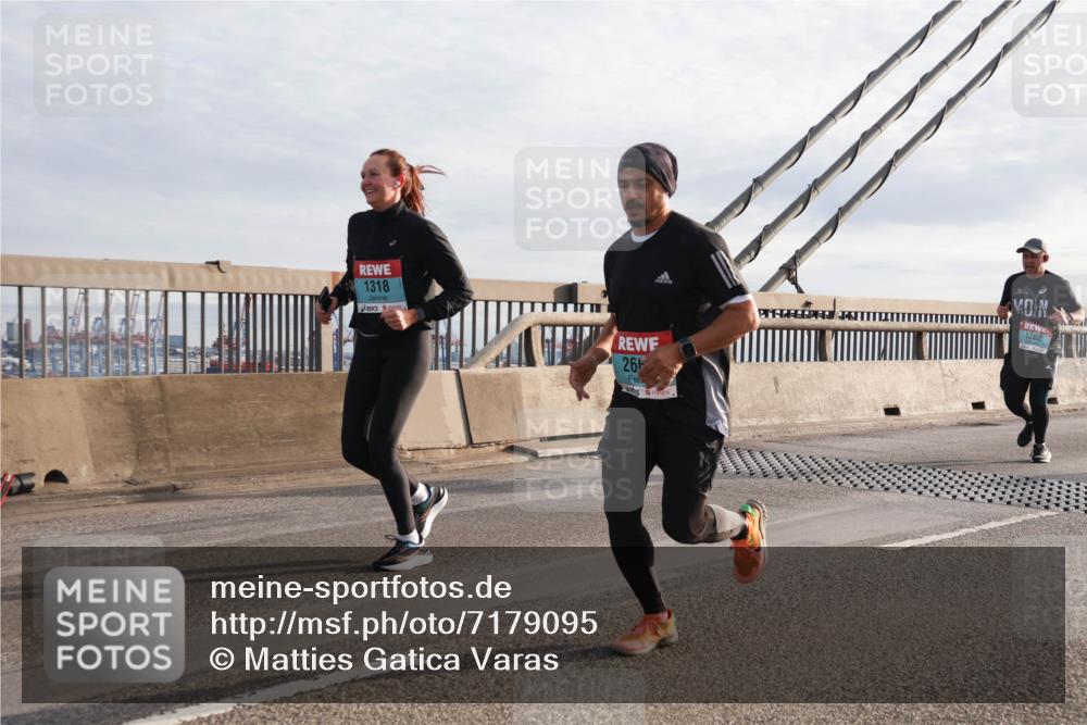 03.10.2024 - Köhlbrandbrückenlauf Matties Gatica Varas http://msf.ph/oto/7179095 03.10.2024 09:24:01 Position 2 1318, 26, 1262 meine-sportfotos.de