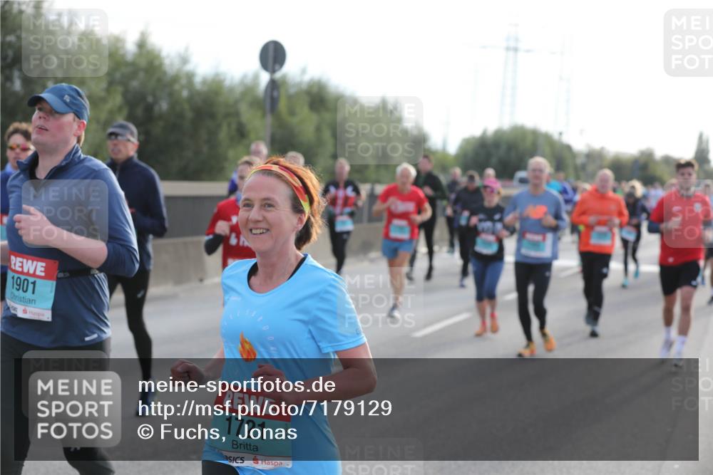 03.10.2024 - Köhlbrandbrückenlauf Fuchs,  Jonas http://msf.ph/oto/7179129 03.10.2024 09:15:24 Position 3 1901, 1721 meine-sportfotos.de