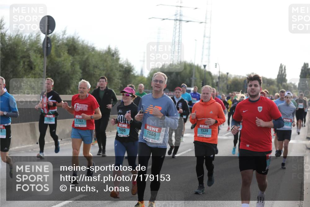 03.10.2024 - Köhlbrandbrückenlauf Fuchs,  Jonas http://msf.ph/oto/7179153 03.10.2024 09:15:25 Position 3 1, 1984, 1703, 1686, 1565, 1539, 1525 meine-sportfotos.de