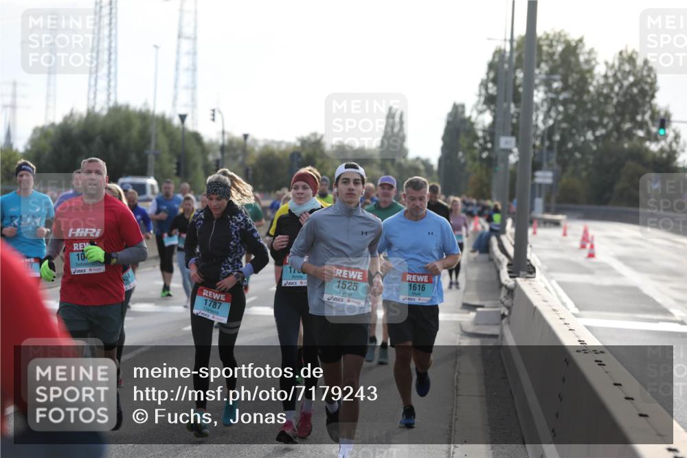 03.10.2024 - Köhlbrandbrückenlauf Fuchs,  Jonas http://msf.ph/oto/7179243 03.10.2024 09:15:27 Position 3 127, 10, 1787, 17, 1525, 1616 meine-sportfotos.de
