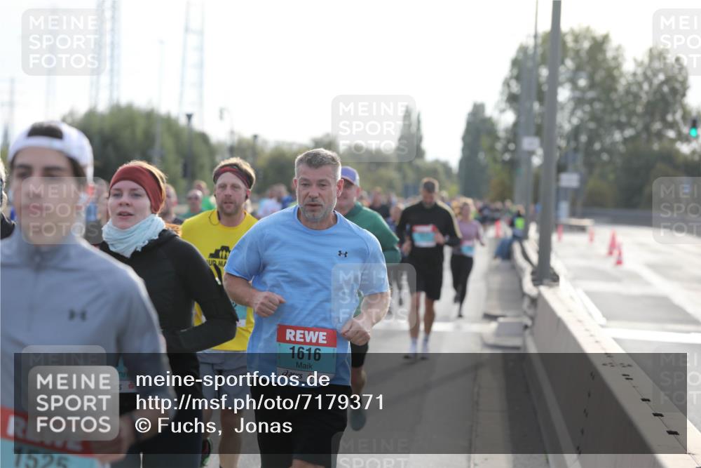 03.10.2024 - Köhlbrandbrückenlauf Fuchs,  Jonas http://msf.ph/oto/7179371 03.10.2024 09:15:29 Position 3 1525, 1616 meine-sportfotos.de