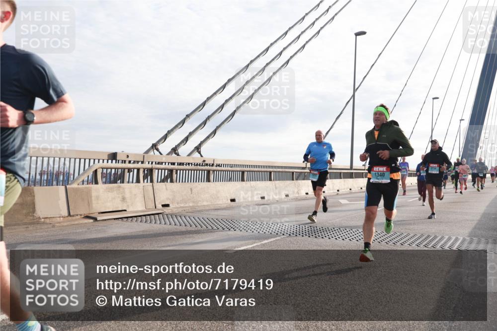 03.10.2024 - Köhlbrandbrückenlauf Matties Gatica Varas http://msf.ph/oto/7179419 03.10.2024 09:24:10 Position 2 1340, 3734 meine-sportfotos.de