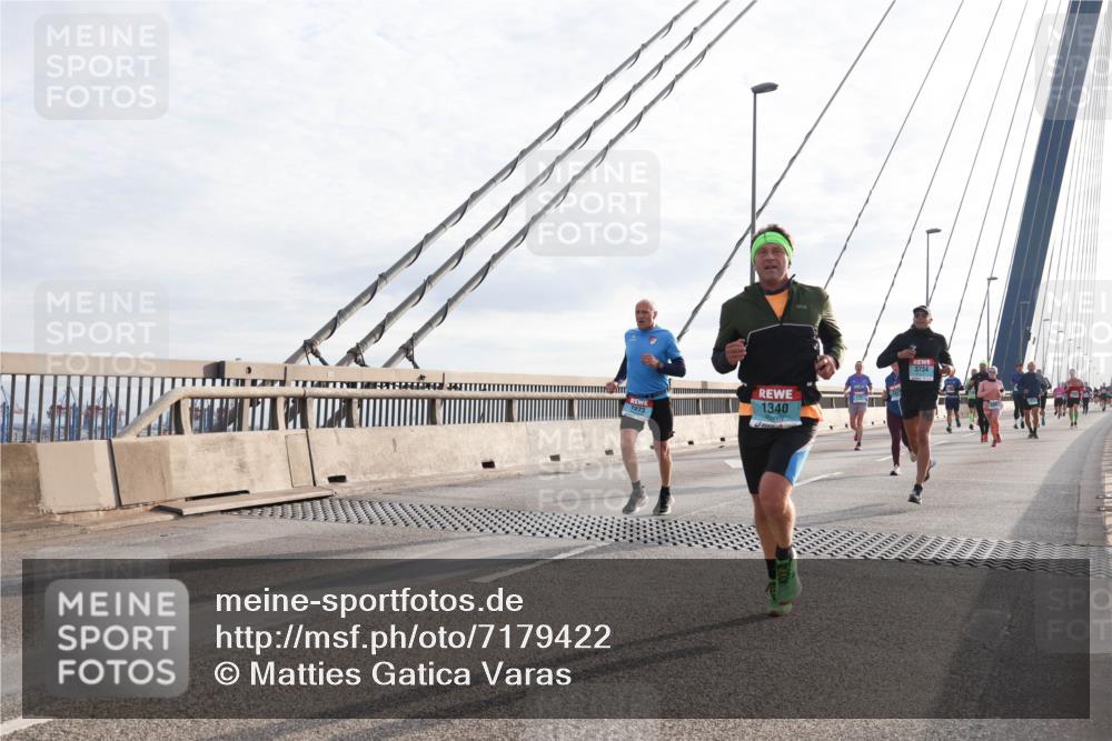 03.10.2024 - Köhlbrandbrückenlauf Matties Gatica Varas http://msf.ph/oto/7179422 03.10.2024 09:24:10 Position 2 1340, 3734 meine-sportfotos.de