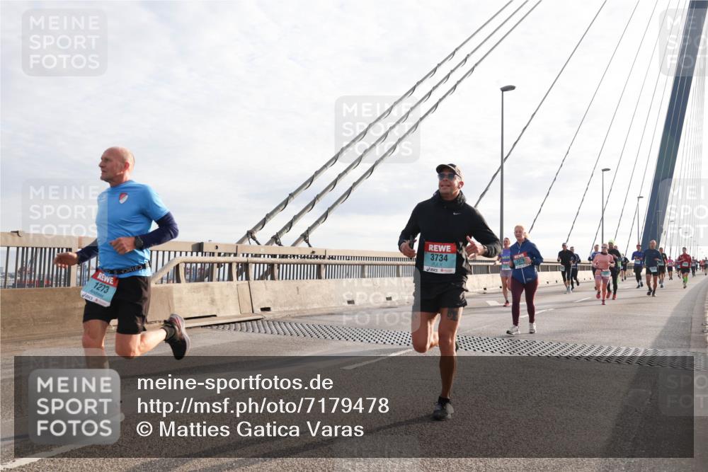 03.10.2024 - Köhlbrandbrückenlauf Matties Gatica Varas http://msf.ph/oto/7179478 03.10.2024 09:24:12 Position 2 1273, 3734 meine-sportfotos.de