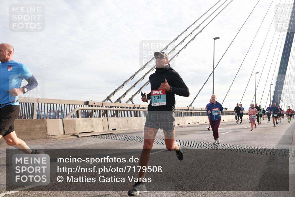 03.10.2024 - Köhlbrandbrückenlauf Matties Gatica Varas http://msf.ph/oto/7179508 03.10.2024 09:24:12 Position 2 3734, 1378 meine-sportfotos.de