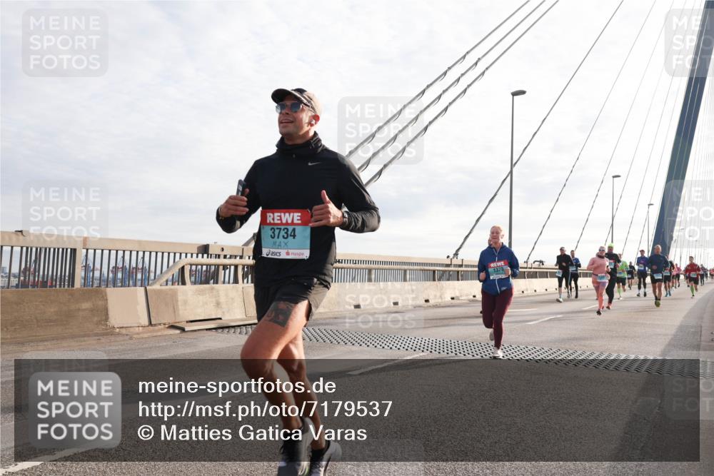 03.10.2024 - Köhlbrandbrückenlauf Matties Gatica Varas http://msf.ph/oto/7179537 03.10.2024 09:24:13 Position 2 3734, 1378 meine-sportfotos.de