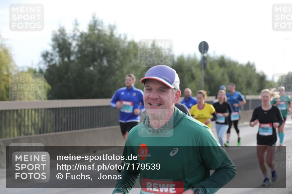 03.10.2024 - Köhlbrandbrückenlauf Fuchs,  Jonas http://msf.ph/oto/7179539 03.10.2024 09:15:33 Position 3  meine-sportfotos.de
