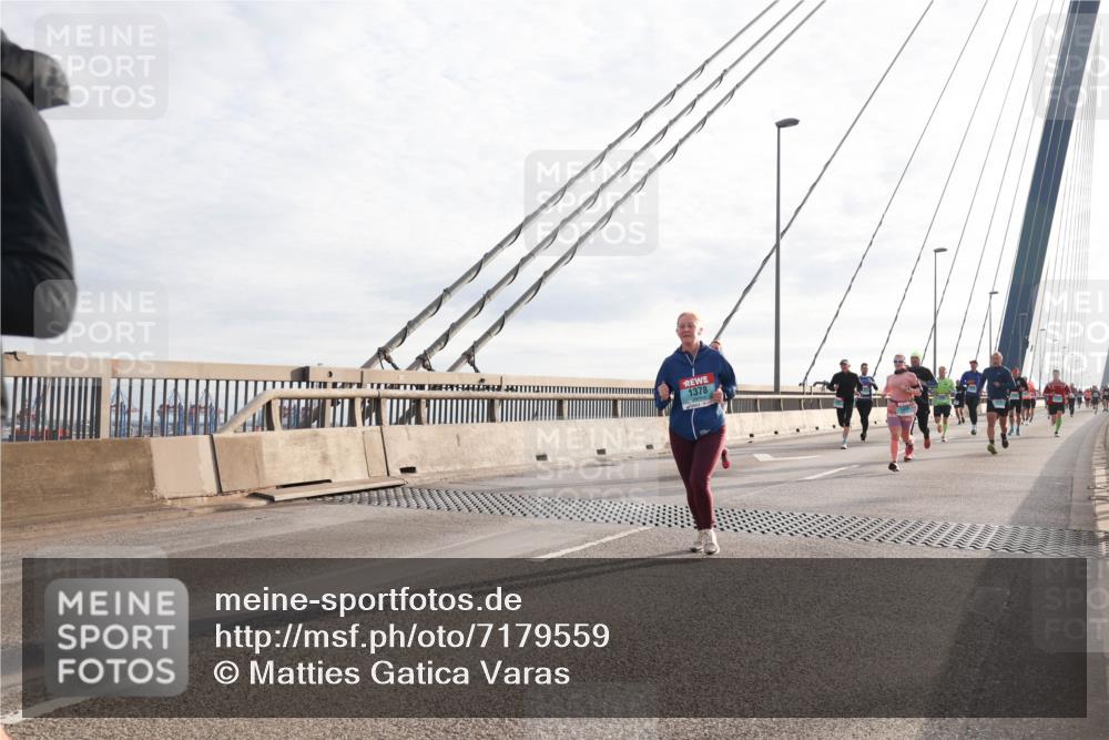 03.10.2024 - Köhlbrandbrückenlauf Matties Gatica Varas http://msf.ph/oto/7179559 03.10.2024 09:24:13 Position 2 1378 meine-sportfotos.de