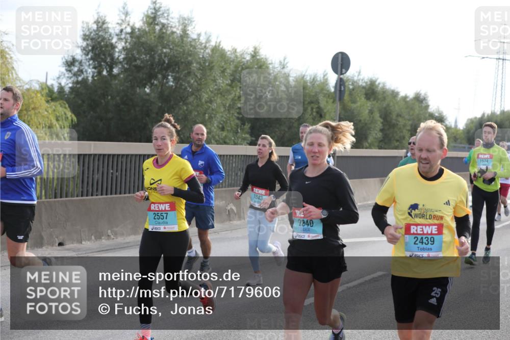03.10.2024 - Köhlbrandbrückenlauf Fuchs,  Jonas http://msf.ph/oto/7179606 03.10.2024 09:15:34 Position 3 2557, 1843, 2840, 2439, 215, 1574 meine-sportfotos.de