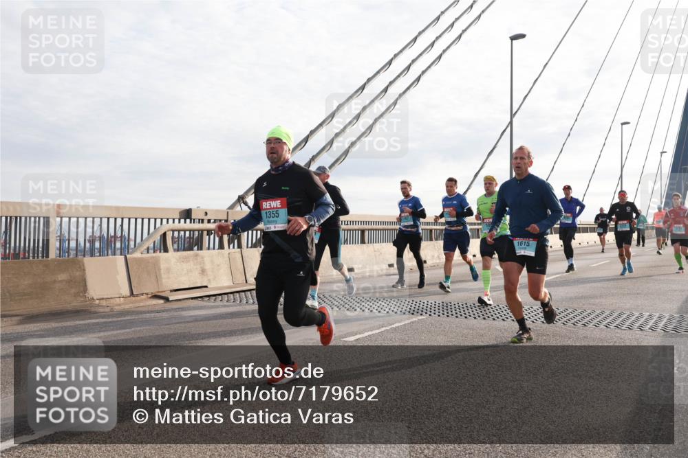 03.10.2024 - Köhlbrandbrückenlauf Matties Gatica Varas http://msf.ph/oto/7179652 03.10.2024 09:24:17 Position 2 1355, 10, 1615, 1774 meine-sportfotos.de