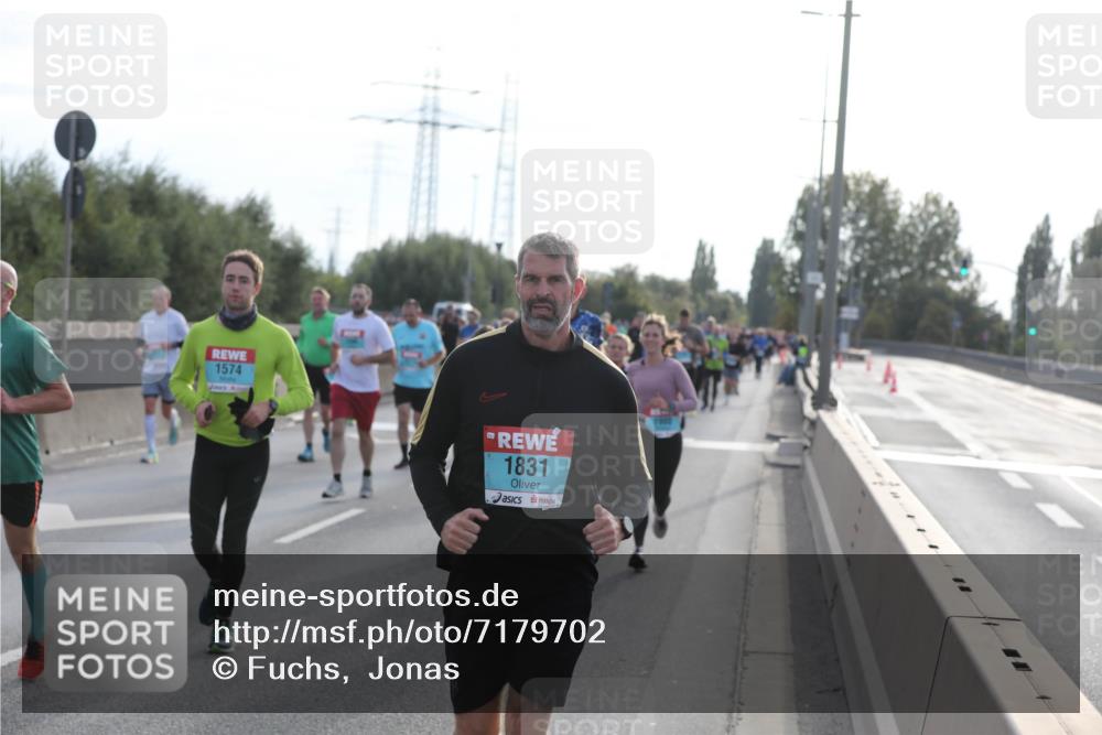 03.10.2024 - Köhlbrandbrückenlauf Fuchs,  Jonas http://msf.ph/oto/7179702 03.10.2024 09:15:36 Position 3 1574, 1831 meine-sportfotos.de