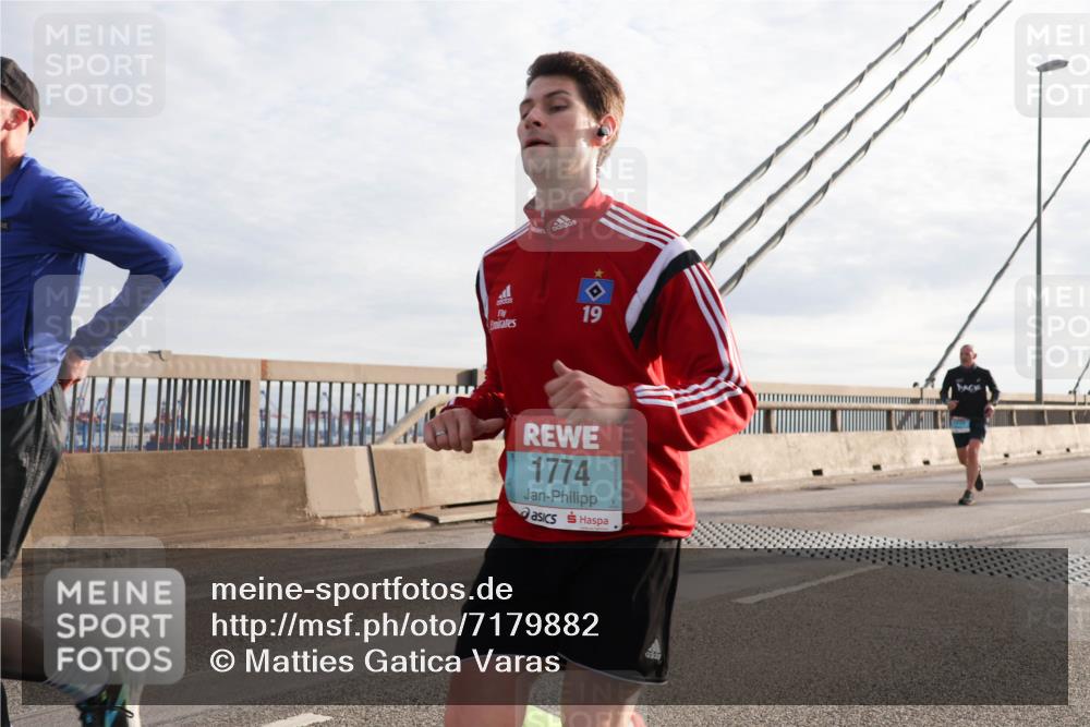 03.10.2024 - Köhlbrandbrückenlauf Matties Gatica Varas http://msf.ph/oto/7179882 03.10.2024 09:24:21 Position 2 19, 1774 meine-sportfotos.de