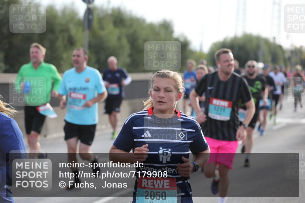 03.10.2024 - Köhlbrandbrückenlauf Fuchs,  Jonas http://msf.ph/oto/7179908 03.10.2024 09:15:39 Position 3 2050, 1211 meine-sportfotos.de