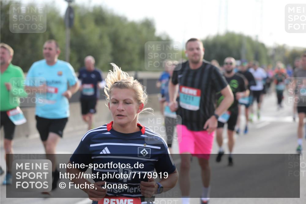03.10.2024 - Köhlbrandbrückenlauf Fuchs,  Jonas http://msf.ph/oto/7179919 03.10.2024 09:15:40 Position 3 1211 meine-sportfotos.de