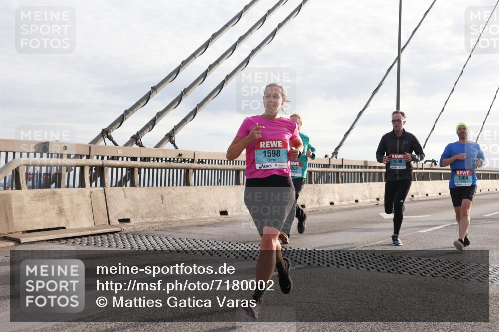 03.10.2024 - Köhlbrandbrückenlauf Matties Gatica Varas http://msf.ph/oto/7180002 03.10.2024 09:24:24 Position 2 1598, 1690, 208, 1304 meine-sportfotos.de