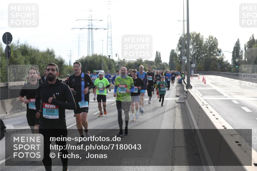 03.10.2024 - Köhlbrandbrückenlauf Fuchs,  Jonas http://msf.ph/oto/7180043 03.10.2024 09:15:46 Position 3 128, 2283, 2475, 1974, 1838, 1620 meine-sportfotos.de