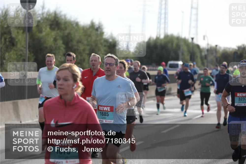 03.10.2024 - Köhlbrandbrückenlauf Fuchs,  Jonas http://msf.ph/oto/7180345 03.10.2024 09:15:56 Position 3 1873, 1685, 3237 meine-sportfotos.de