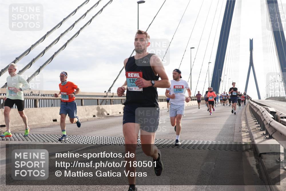 03.10.2024 - Köhlbrandbrückenlauf Matties Gatica Varas http://msf.ph/oto/7180501 03.10.2024 09:24:35 Position 2 1331, 1470, 135, 2754 meine-sportfotos.de