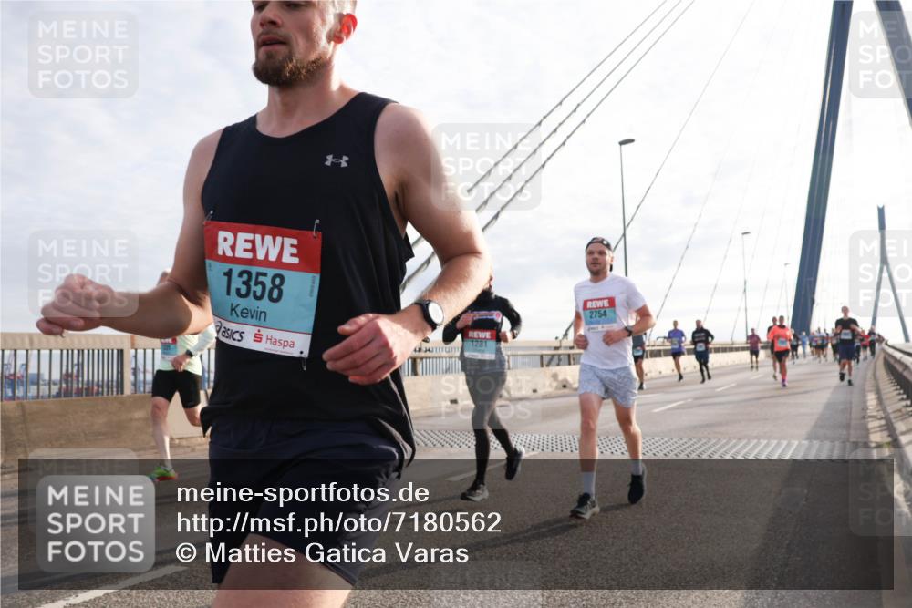 03.10.2024 - Köhlbrandbrückenlauf Matties Gatica Varas http://msf.ph/oto/7180562 03.10.2024 09:24:36 Position 2 1358, 1281, 2754 meine-sportfotos.de