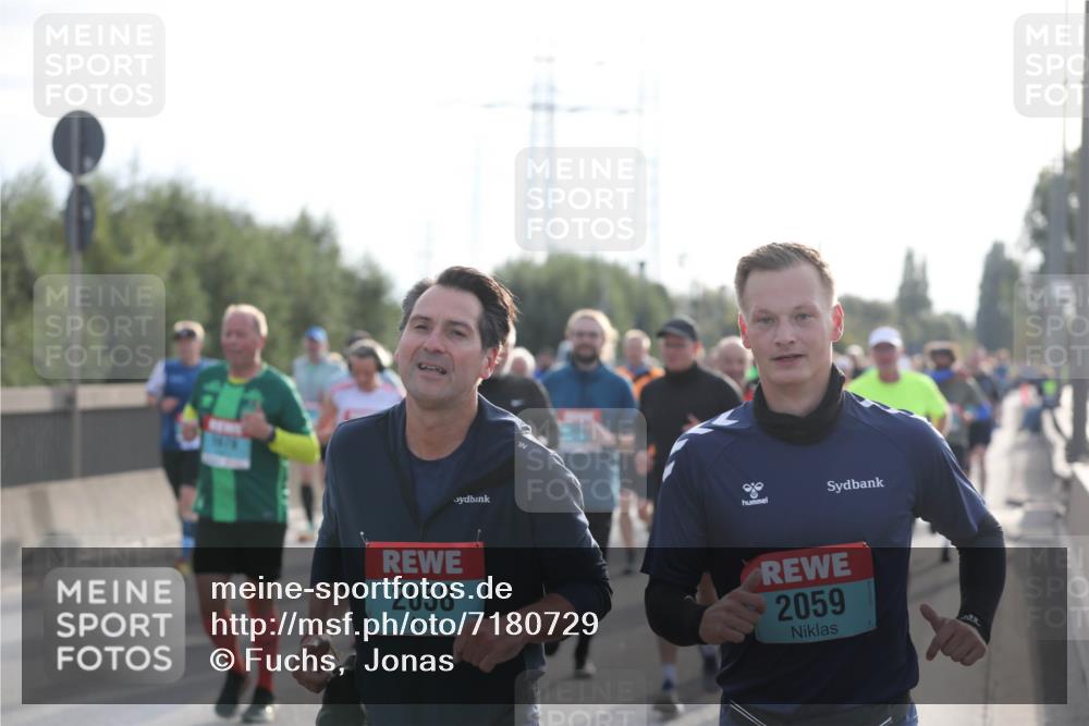 03.10.2024 - Köhlbrandbrückenlauf Fuchs,  Jonas http://msf.ph/oto/7180729 03.10.2024 09:16:04 Position 3 2058, 2059 meine-sportfotos.de