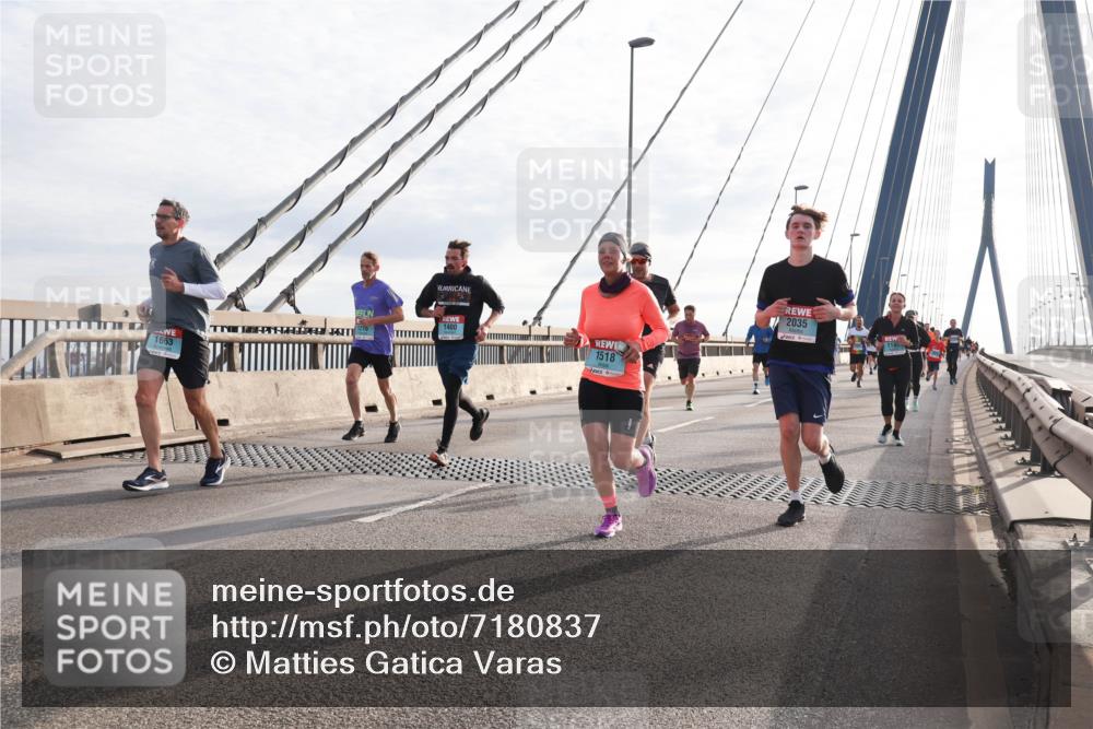 03.10.2024 - Köhlbrandbrückenlauf Matties Gatica Varas http://msf.ph/oto/7180837 03.10.2024 09:24:40 Position 2 1653, 1400, 1518, 2035 meine-sportfotos.de