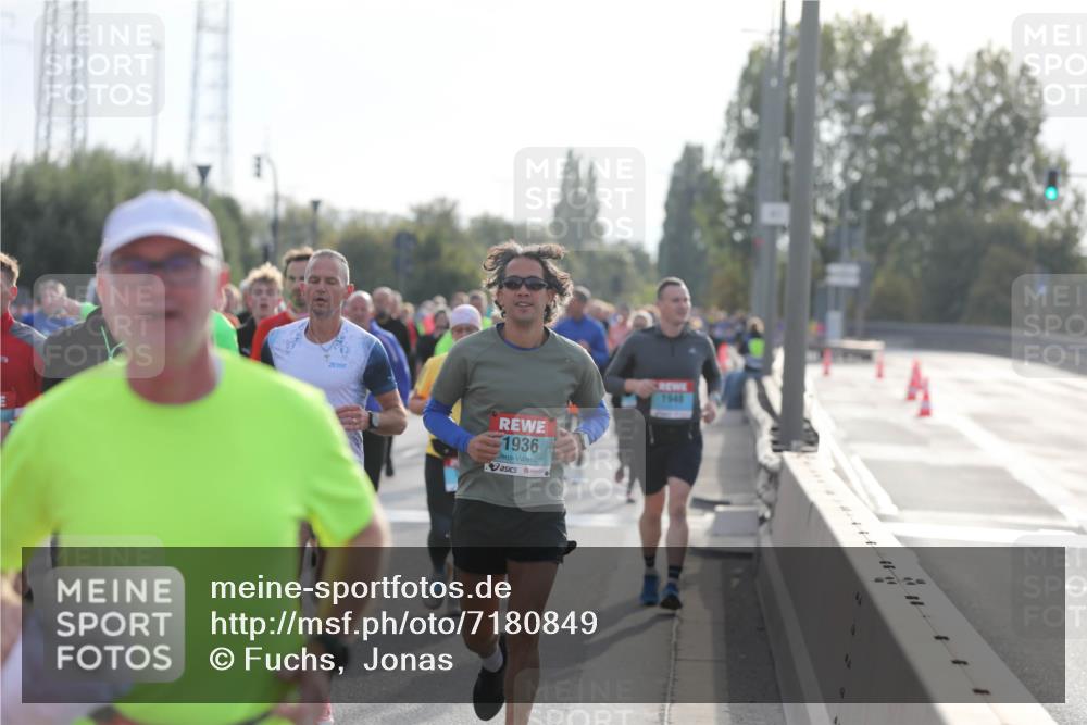 03.10.2024 - Köhlbrandbrückenlauf Fuchs,  Jonas http://msf.ph/oto/7180849 03.10.2024 09:16:08 Position 3 1936, 1948 meine-sportfotos.de