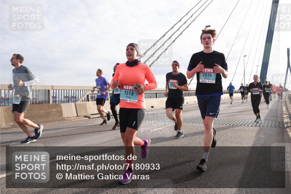 03.10.2024 - Köhlbrandbrückenlauf Matties Gatica Varas http://msf.ph/oto/7180933 03.10.2024 09:24:41 Position 2 1653, 1400, 1518, 34, 2035 meine-sportfotos.de