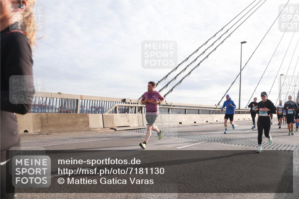 03.10.2024 - Köhlbrandbrückenlauf Matties Gatica Varas http://msf.ph/oto/7181130 03.10.2024 09:24:43 Position 2 1159, 1730 meine-sportfotos.de