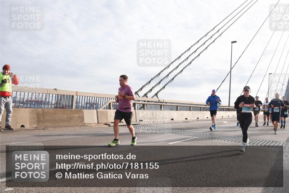 03.10.2024 - Köhlbrandbrückenlauf Matties Gatica Varas http://msf.ph/oto/7181155 03.10.2024 09:24:44 Position 2 1169, 1730 meine-sportfotos.de