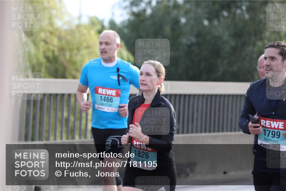 03.10.2024 - Köhlbrandbrückenlauf Fuchs,  Jonas http://msf.ph/oto/7181195 03.10.2024 09:17:07 Position 3 1466, 1826, 1799 meine-sportfotos.de