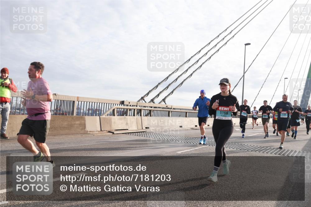 03.10.2024 - Köhlbrandbrückenlauf Matties Gatica Varas http://msf.ph/oto/7181203 03.10.2024 09:24:44 Position 2 1169, 1730 meine-sportfotos.de
