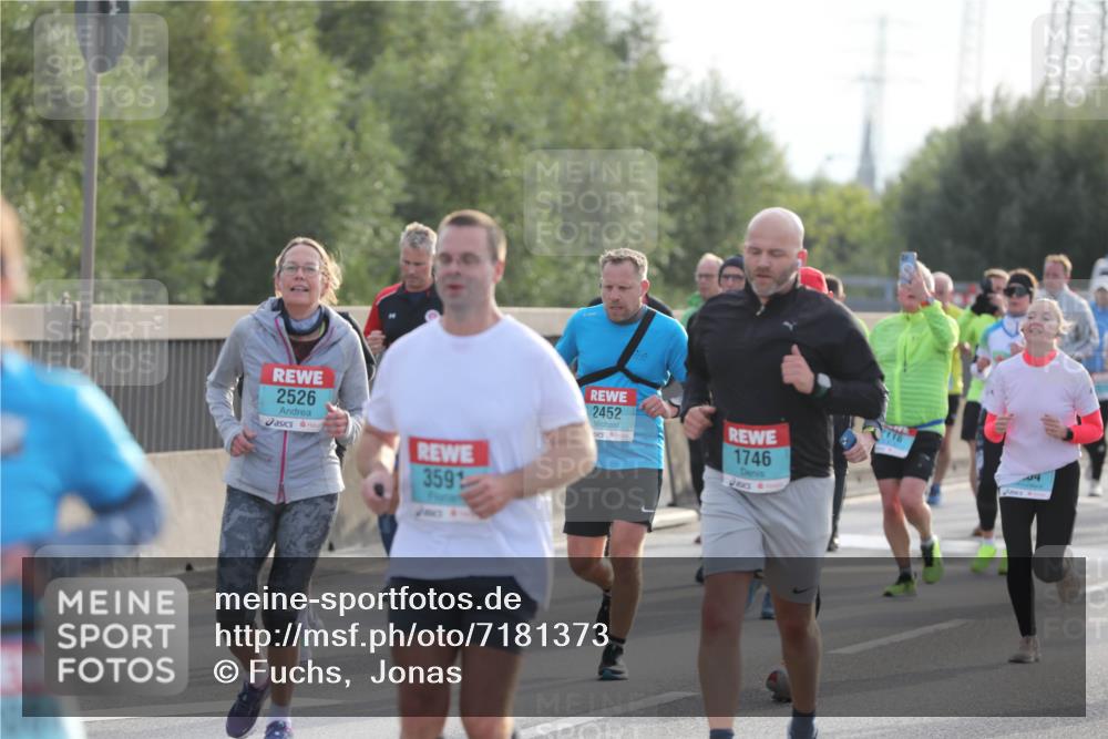 03.10.2024 - Köhlbrandbrückenlauf Fuchs,  Jonas http://msf.ph/oto/7181373 03.10.2024 09:17:13 Position 3 2526, 3591, 2452, 1746, 04 meine-sportfotos.de