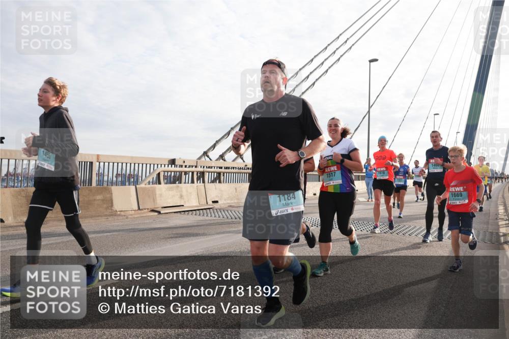 03.10.2024 - Köhlbrandbrückenlauf Matties Gatica Varas http://msf.ph/oto/7181392 03.10.2024 09:24:47 Position 2 1455, 1184, 909, 1517, 1670, 1427, 1460, 1669 meine-sportfotos.de