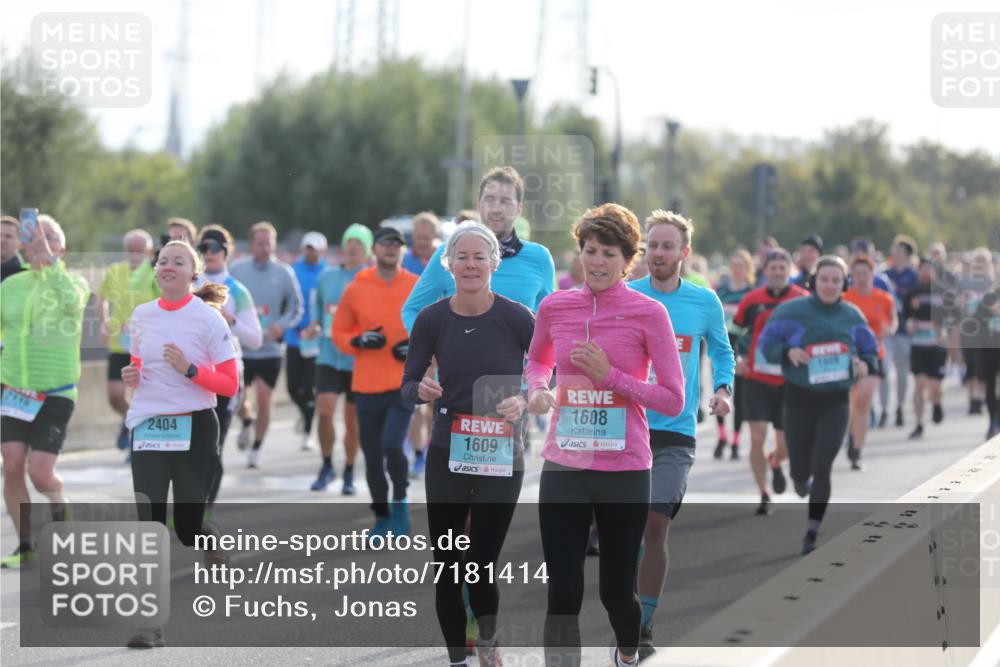 03.10.2024 - Köhlbrandbrückenlauf Fuchs,  Jonas http://msf.ph/oto/7181414 03.10.2024 09:17:15 Position 3 2404, 1609, 1608 meine-sportfotos.de