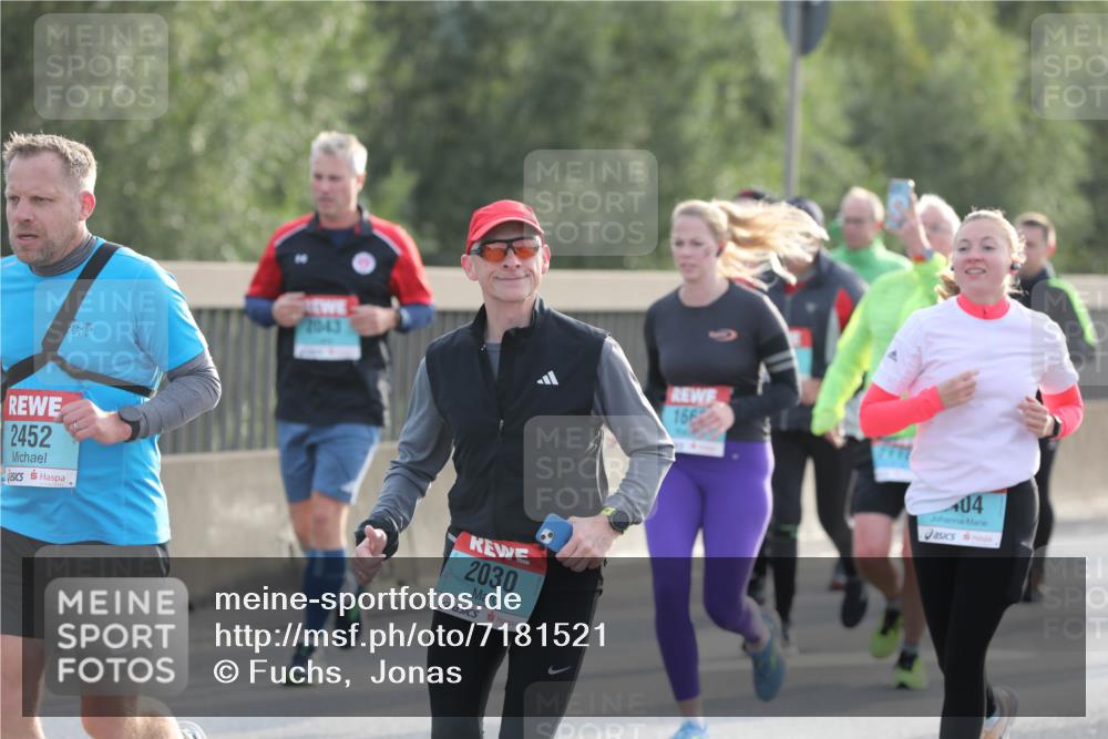 03.10.2024 - Köhlbrandbrückenlauf Fuchs,  Jonas http://msf.ph/oto/7181521 03.10.2024 09:17:17 Position 3 2452, 2043, 2030, 166, 04 meine-sportfotos.de