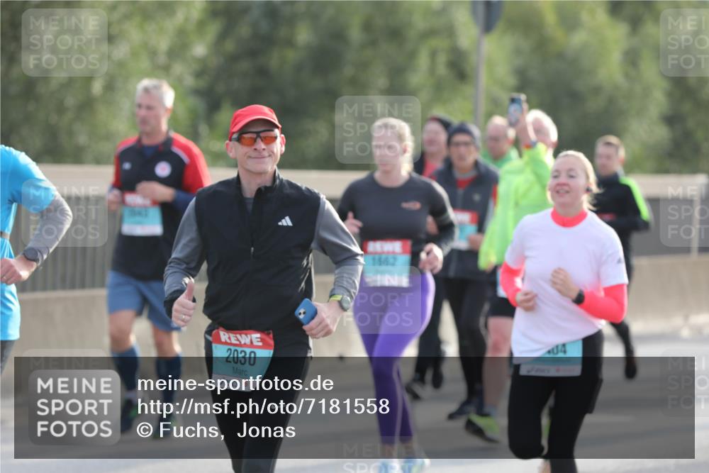 03.10.2024 - Köhlbrandbrückenlauf Fuchs,  Jonas http://msf.ph/oto/7181558 03.10.2024 09:17:17 Position 3 2030, 1662, 04 meine-sportfotos.de