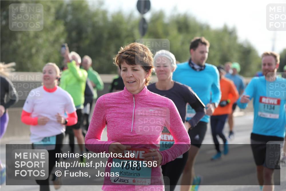 03.10.2024 - Köhlbrandbrückenlauf Fuchs,  Jonas http://msf.ph/oto/7181596 03.10.2024 09:17:19 Position 3 401, 1608, 160, 1134 meine-sportfotos.de