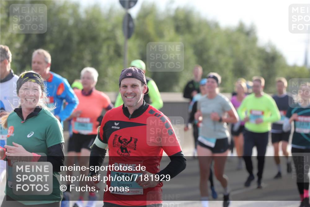 03.10.2024 - Köhlbrandbrückenlauf Fuchs,  Jonas http://msf.ph/oto/7181929 03.10.2024 09:17:24 Position 3 2110, 2080 meine-sportfotos.de