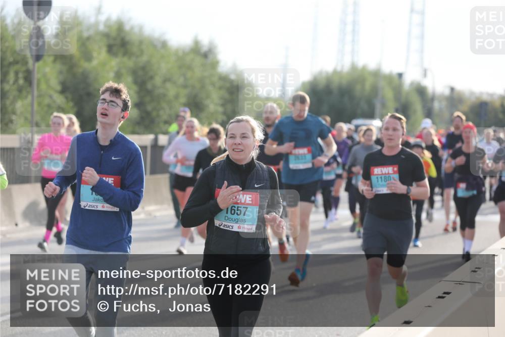 03.10.2024 - Köhlbrandbrückenlauf Fuchs,  Jonas http://msf.ph/oto/7182291 03.10.2024 09:17:30 Position 3 1657, 28, 32, 1180 meine-sportfotos.de