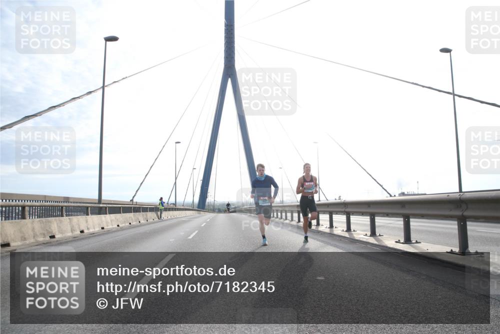 03.10.2024 - Köhlbrandbrückenlauf Jannik Wohlers http://msf.ph/oto/7182345 03.10.2024 09:17:15 Position 1  meine-sportfotos.de