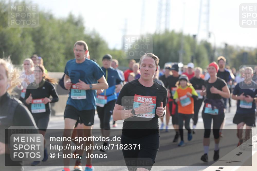 03.10.2024 - Köhlbrandbrückenlauf Fuchs,  Jonas http://msf.ph/oto/7182371 03.10.2024 09:17:31 Position 3 2119, 2633 meine-sportfotos.de