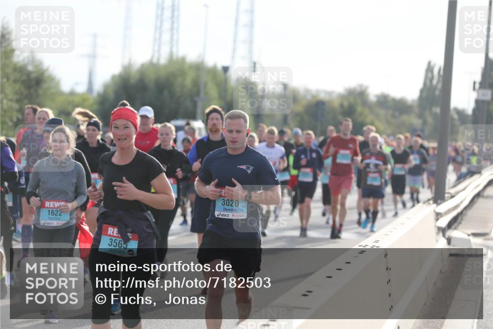 03.10.2024 - Köhlbrandbrückenlauf Fuchs,  Jonas http://msf.ph/oto/7182503 03.10.2024 09:17:34 Position 3 1622, 3565, 3020 meine-sportfotos.de