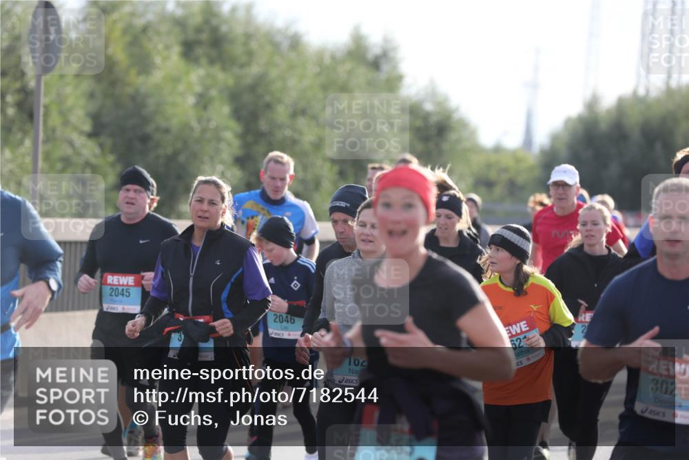 03.10.2024 - Köhlbrandbrückenlauf Fuchs,  Jonas http://msf.ph/oto/7182544 03.10.2024 09:17:34 Position 3 2045, 2046, 102, 62, 5565, 302 meine-sportfotos.de