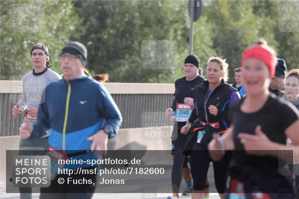 03.10.2024 - Köhlbrandbrückenlauf Fuchs,  Jonas http://msf.ph/oto/7182600 03.10.2024 09:17:35 Position 3 35, 137, 2045 meine-sportfotos.de