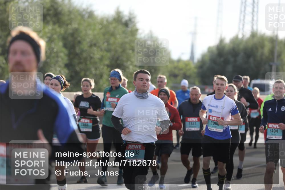 03.10.2024 - Köhlbrandbrückenlauf Fuchs,  Jonas http://msf.ph/oto/7182678 03.10.2024 09:17:38 Position 3 2067, 2863, 2265598, 2403, 1841, 2068, 2494 meine-sportfotos.de