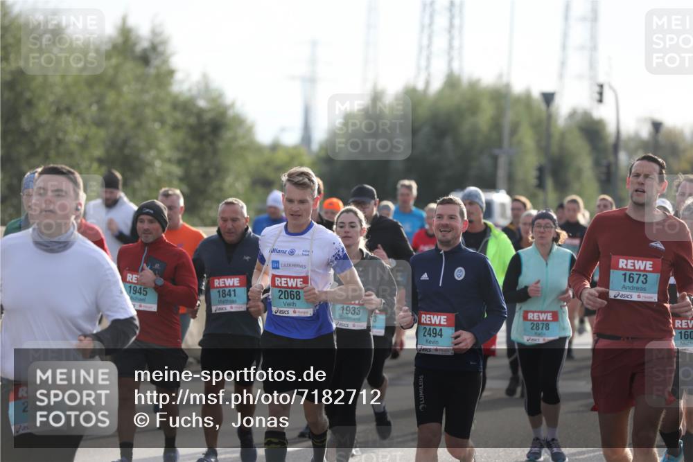 03.10.2024 - Köhlbrandbrückenlauf Fuchs,  Jonas http://msf.ph/oto/7182712 03.10.2024 09:17:39 Position 3 2403, 1945, 1841, 2068, 1933, 2494, 2878, 1673, 160 meine-sportfotos.de