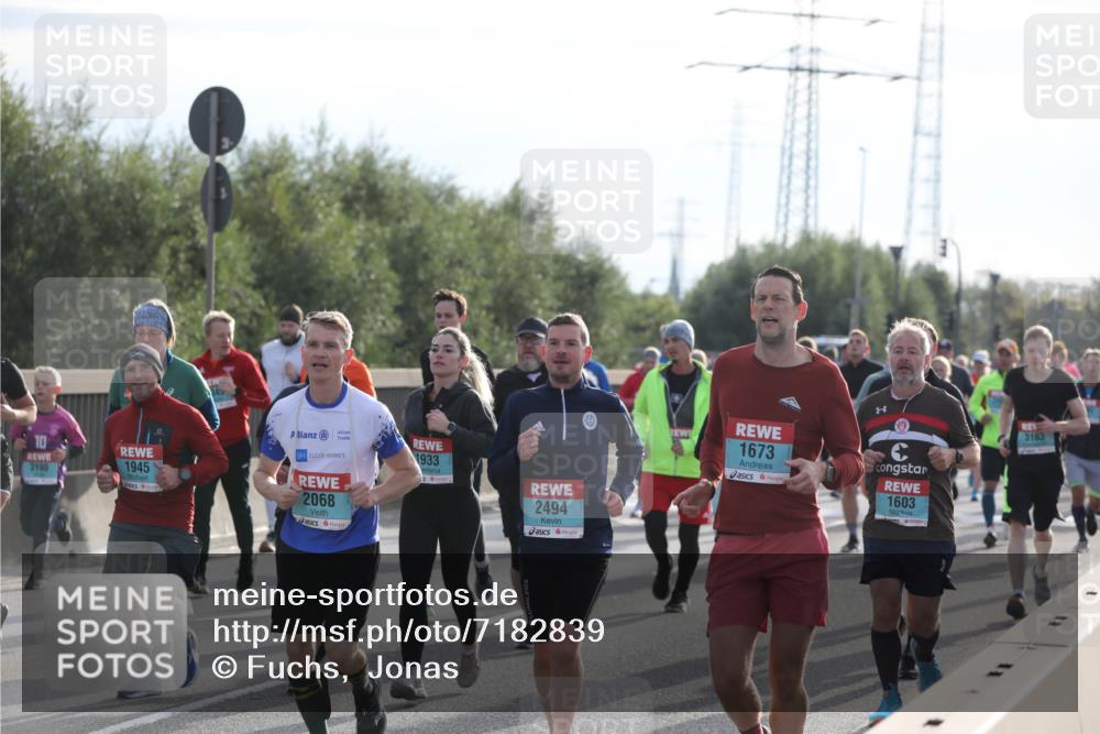 03.10.2024 - Köhlbrandbrückenlauf Fuchs,  Jonas http://msf.ph/oto/7182839 03.10.2024 09:17:41 Position 3 1933, 10, 3190, 1945, 2068, 2494, 1673, 1603, 3163 meine-sportfotos.de